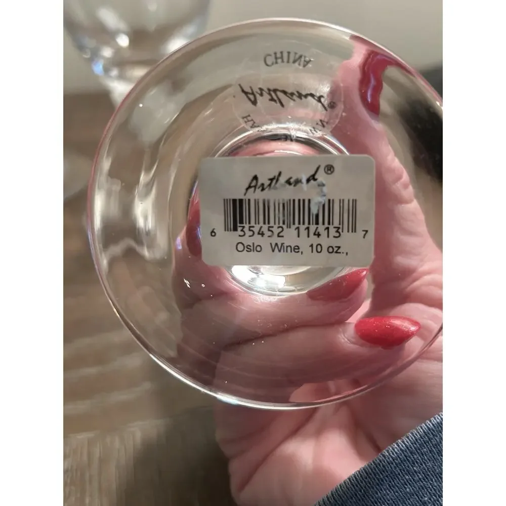 Artland Handblown Clear Glass set of 4 Oslo 10 Ounce Wine Glasses NEW Fine China
